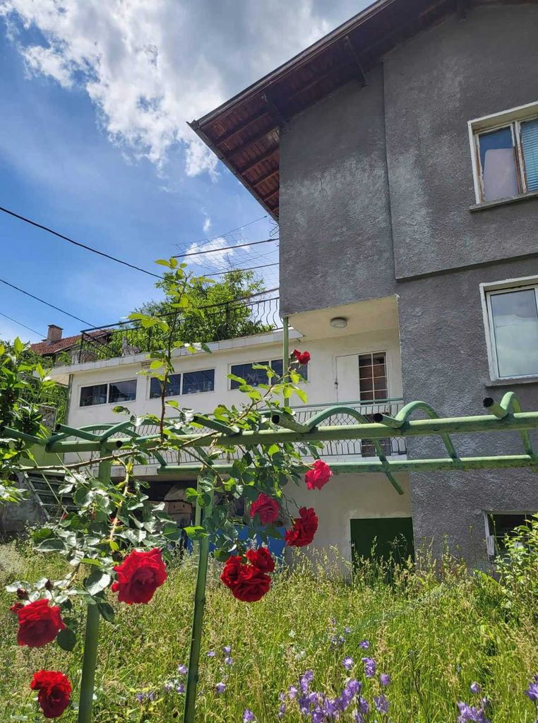 Продава се Къща в София, Люлин 8 - 150 кв.м за 1467 €/кв.м - Снимка #1