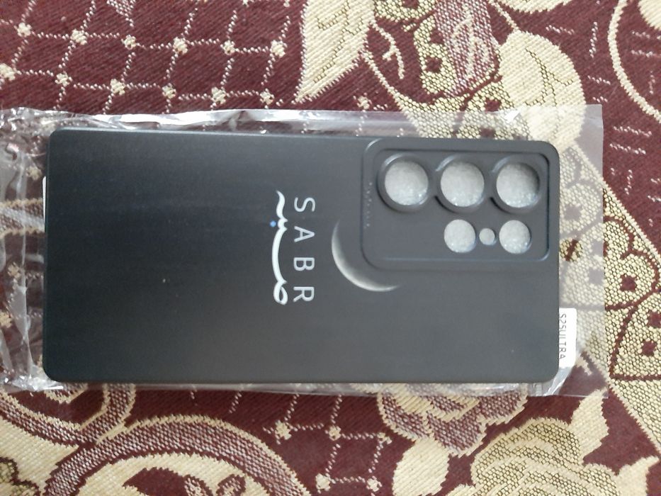 Продам чехол на Samsung S25 Ultra. Новые.