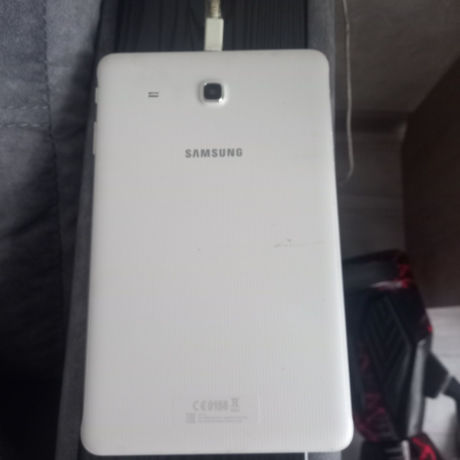 Продам планшет Samsung Tab E