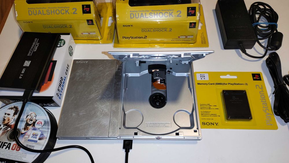 Плейстейшън 2 Слим PS2 пълен комплект с 2бр. джойстик