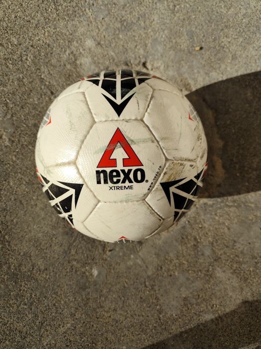 Футболна топка nexo