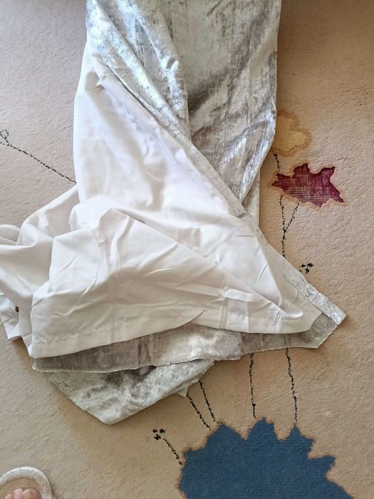 Продавам нови завеси, цвят шампанско