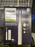 Vând periuță de dinți Philips 5500 HX7110/02