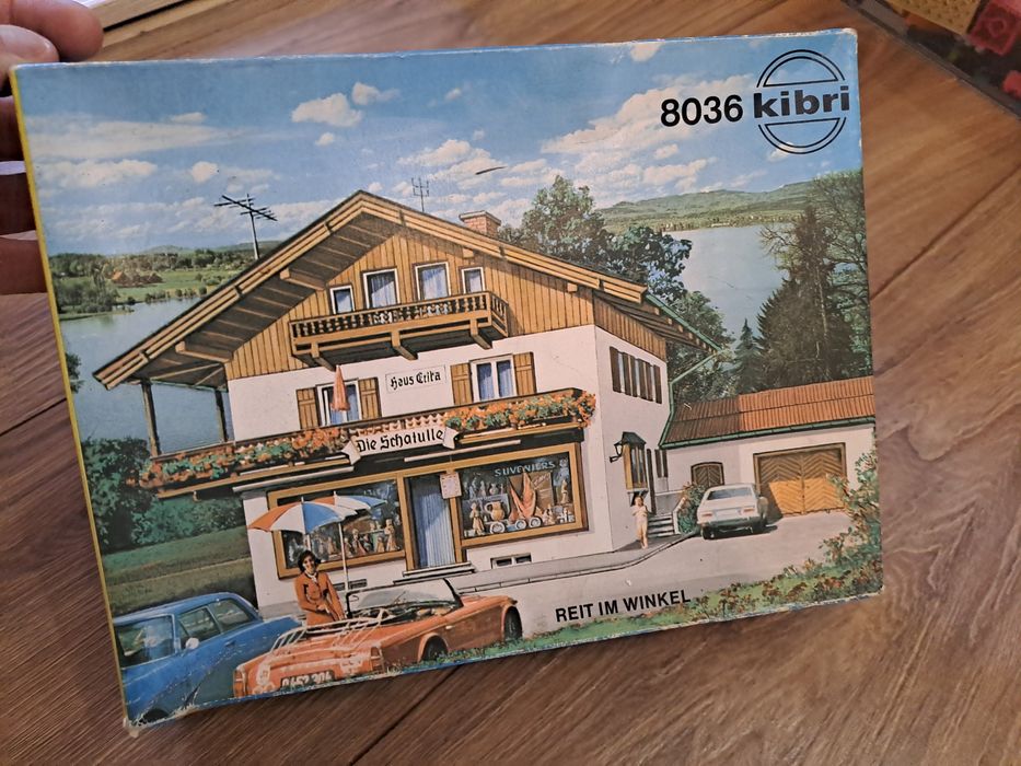 Модель домика Kibri 1 87 новая