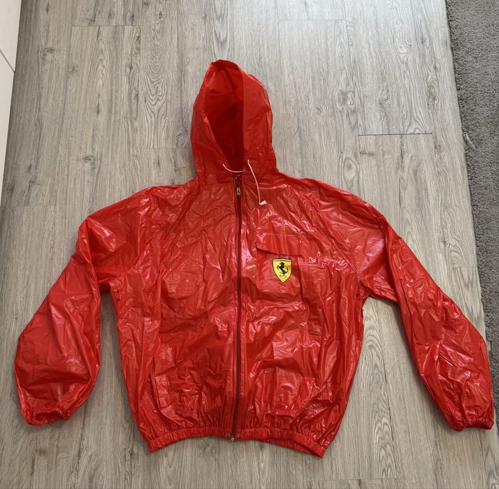 Geaca impermeabila Ferrari vintage rosie,M.