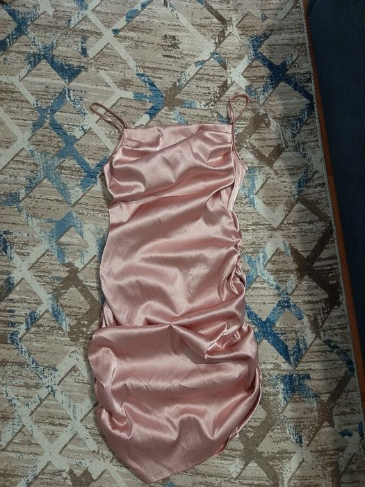 Rochie din satin superbă de zi mărimea S