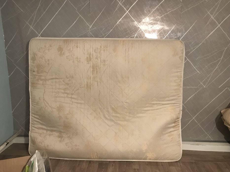 Продам матрас 1.6*2