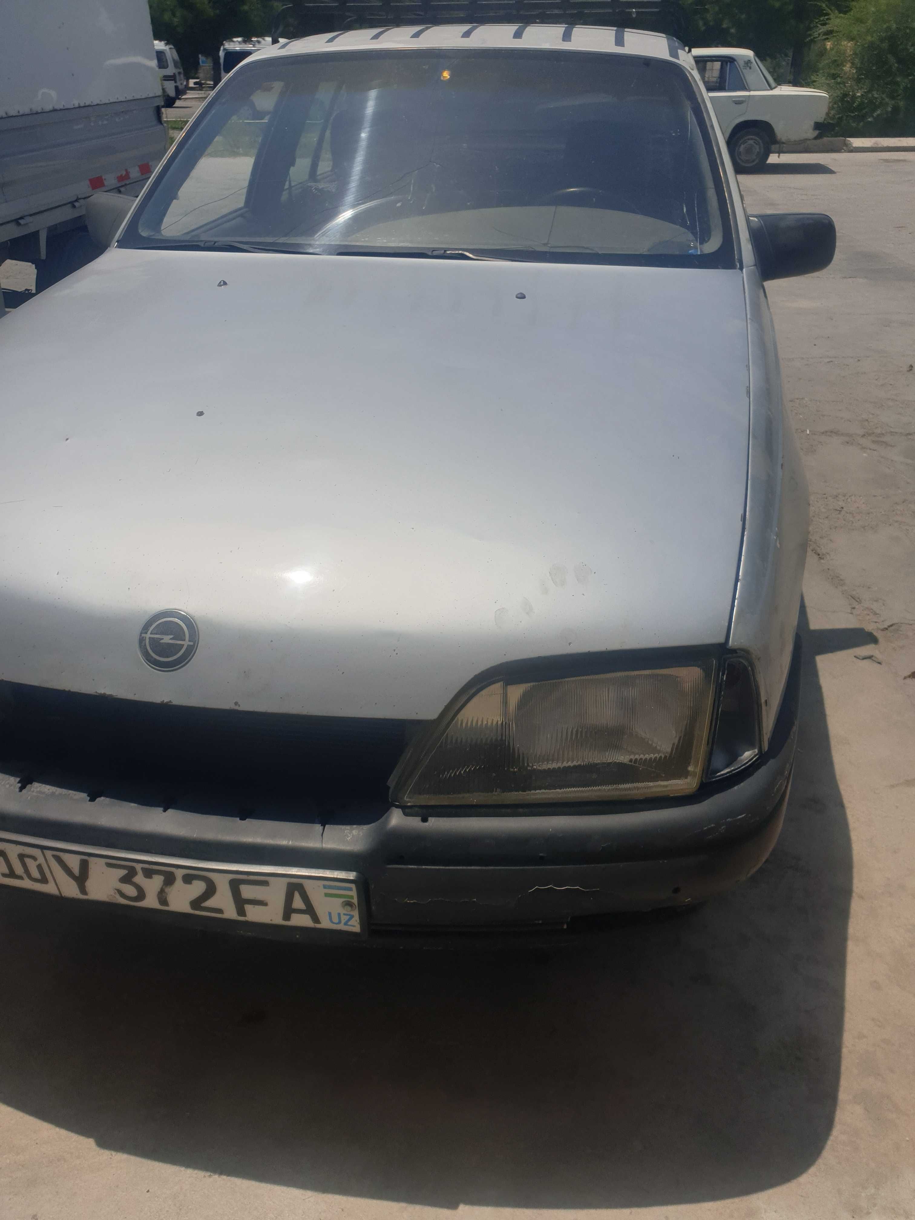 Opel omega A 1988