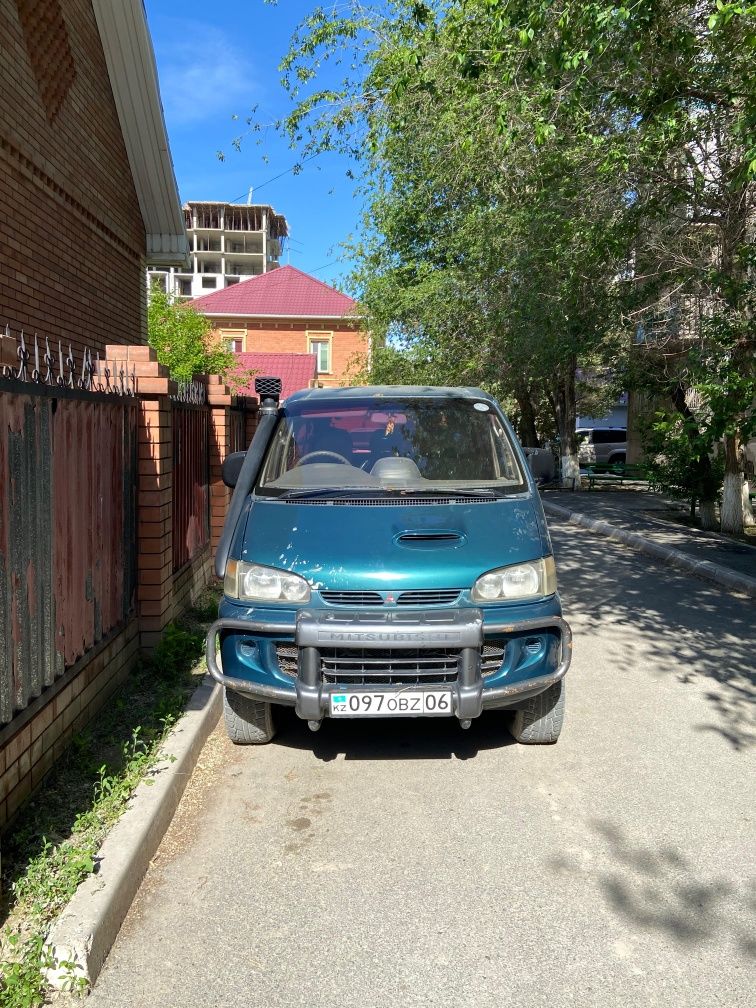 Mitsubishi delica 1994 г.