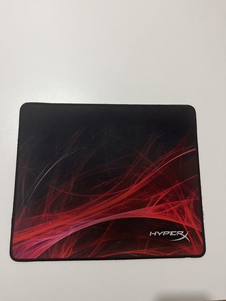 Продается игровой коврик от HyperX