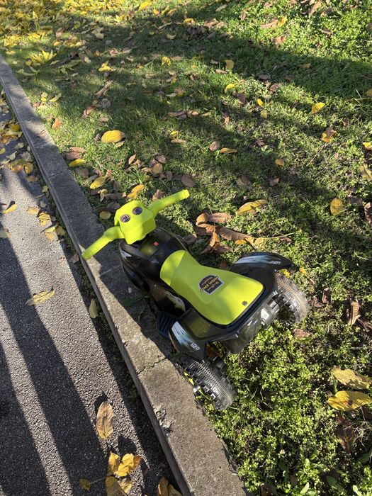 Акумолаторно моторче