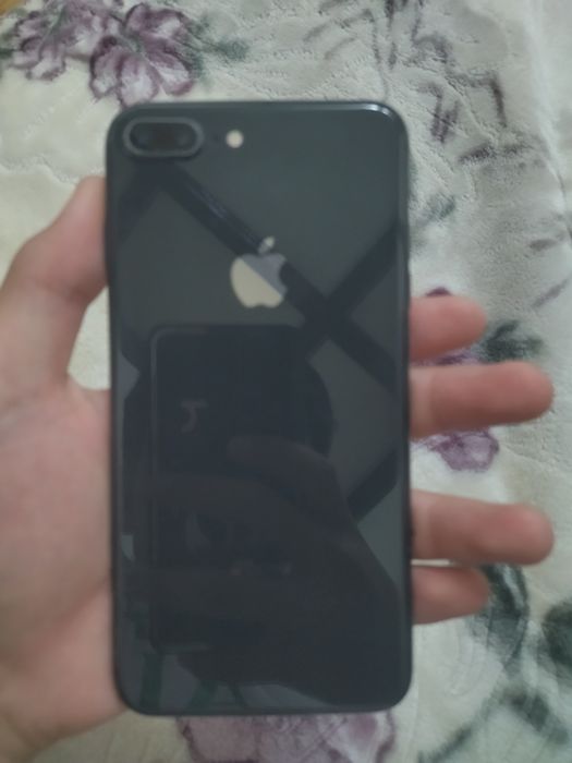 Iphone 8 plus qora