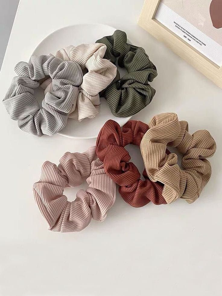 Set 6 elastice de păr  /  scrunchies, in diverse culori