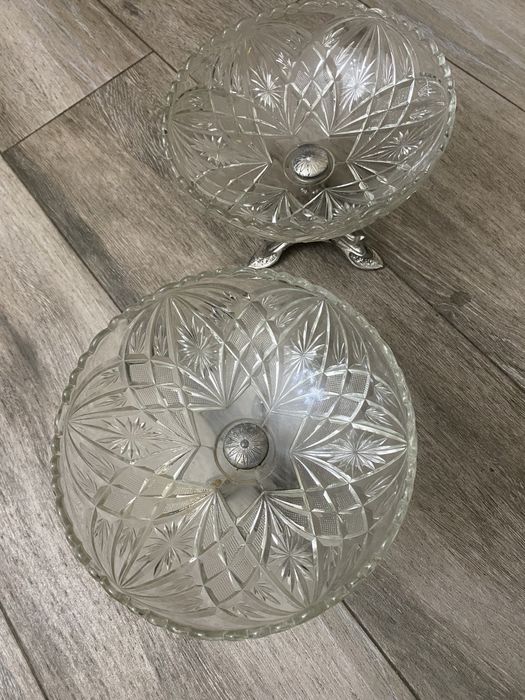 Vând doua fructiere deosebite