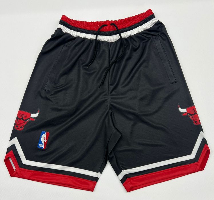 Баскетболни шорти на Чикаго Булс!