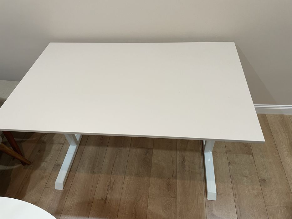 Продам Стол длина 130см ширина 80см