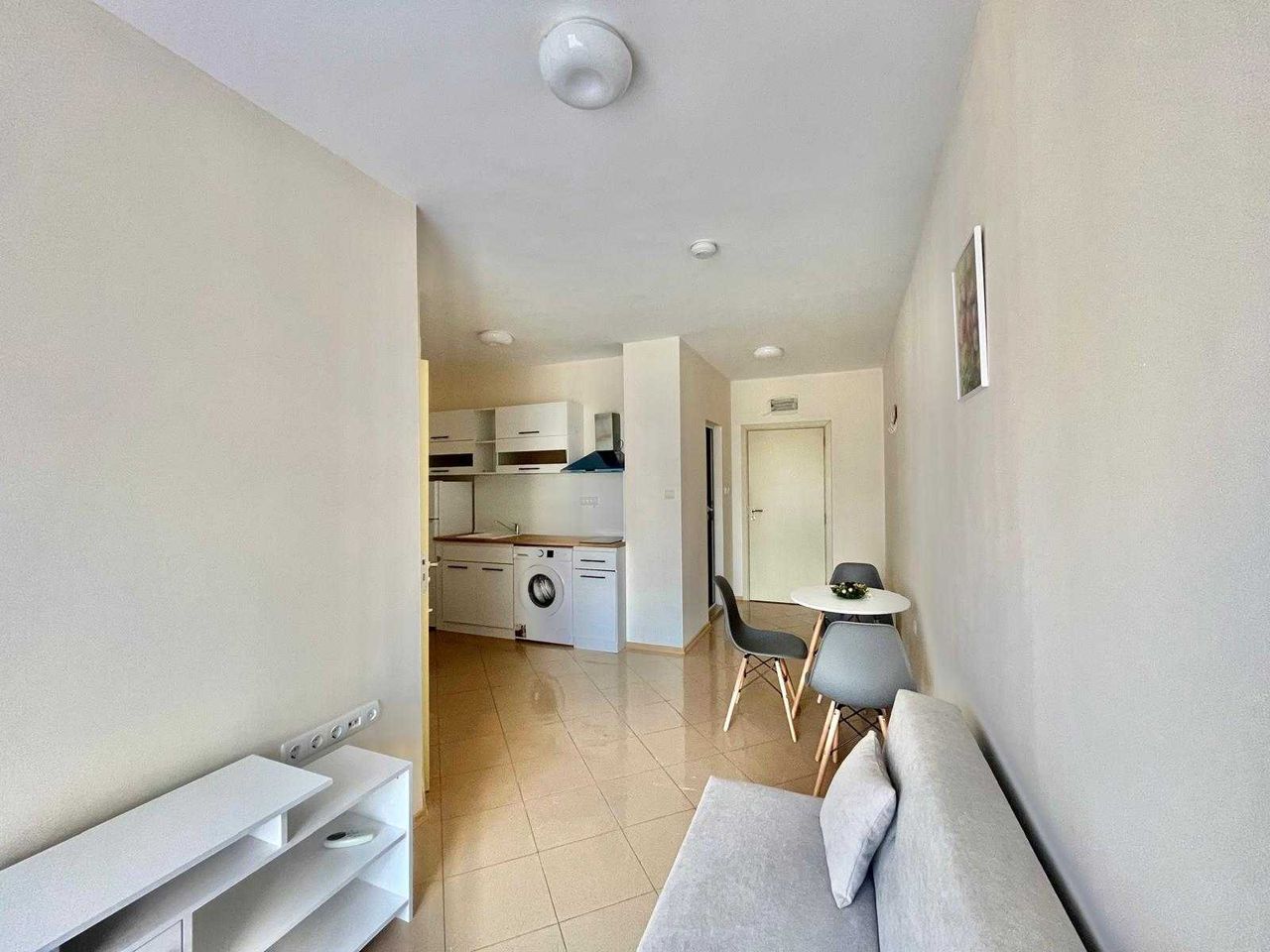 Продава се Двустаен апартамент в к.к. Слънчев бряг - 52 кв.м за 1077 €/кв.м - Снимка #13