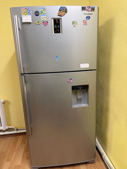 Холодильник срочно продам