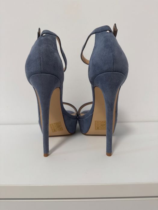 Sandale cu toc inalt 35