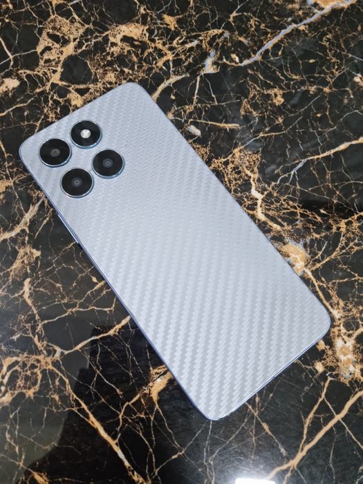 Продаю Honor X 6A, память 6/128, версия андроида 14, ёмкость 5.200mah