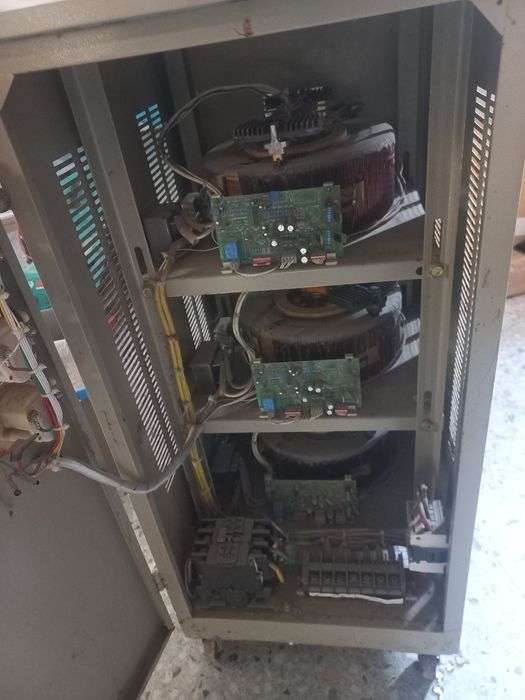 Продаётся Стабилизатор в отличном состоянии.