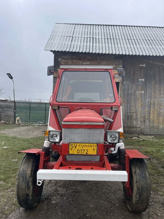 Vând tractor zetor 5711