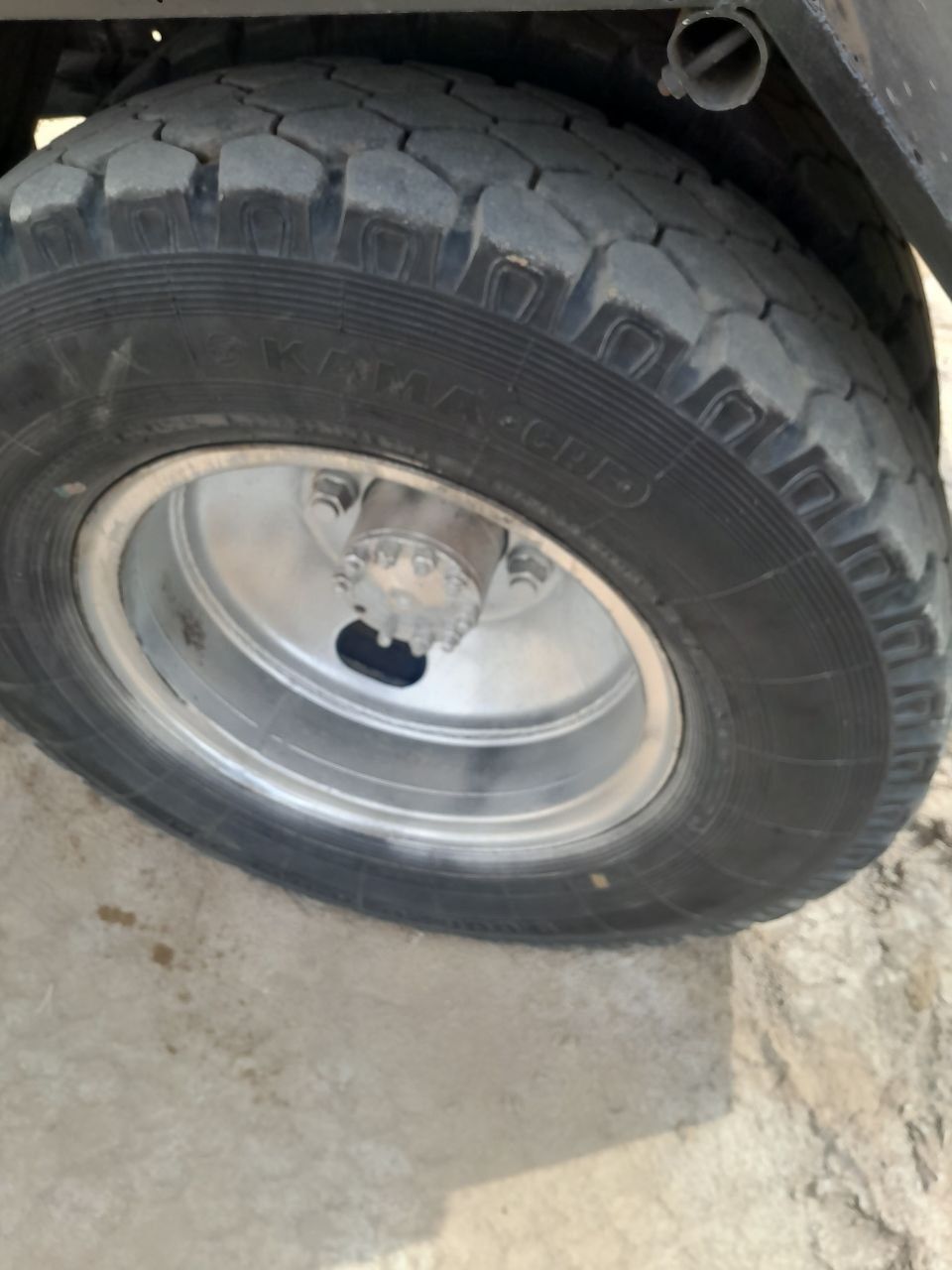 Gaz 53 benzavoz satiladi baxasi 65mln Kelisimli