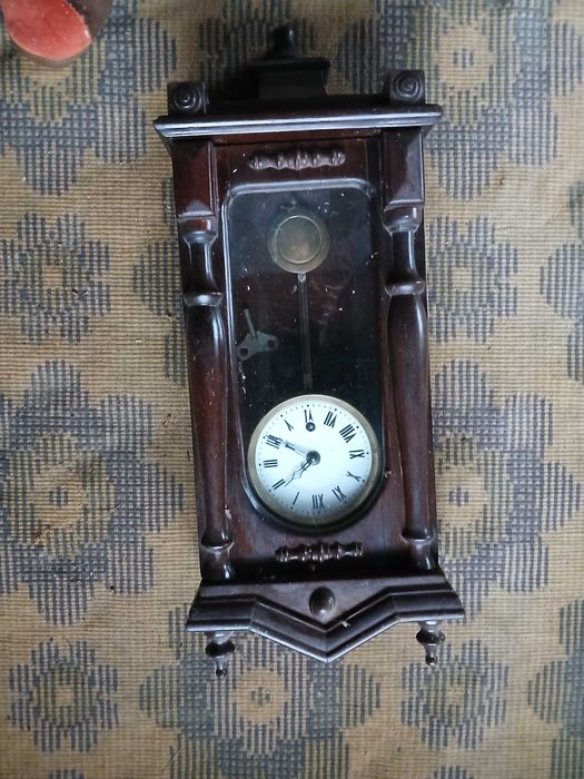Ceas vechi cu pendul