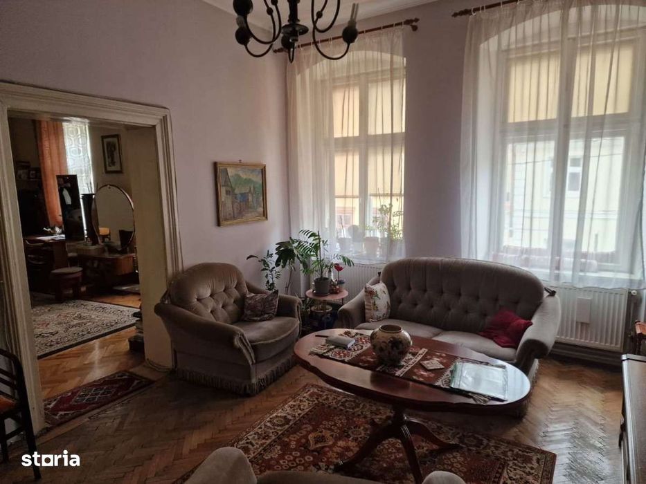Ap la casa 3 camere etaj 1str Tipografilor Centru istoric ultracentral