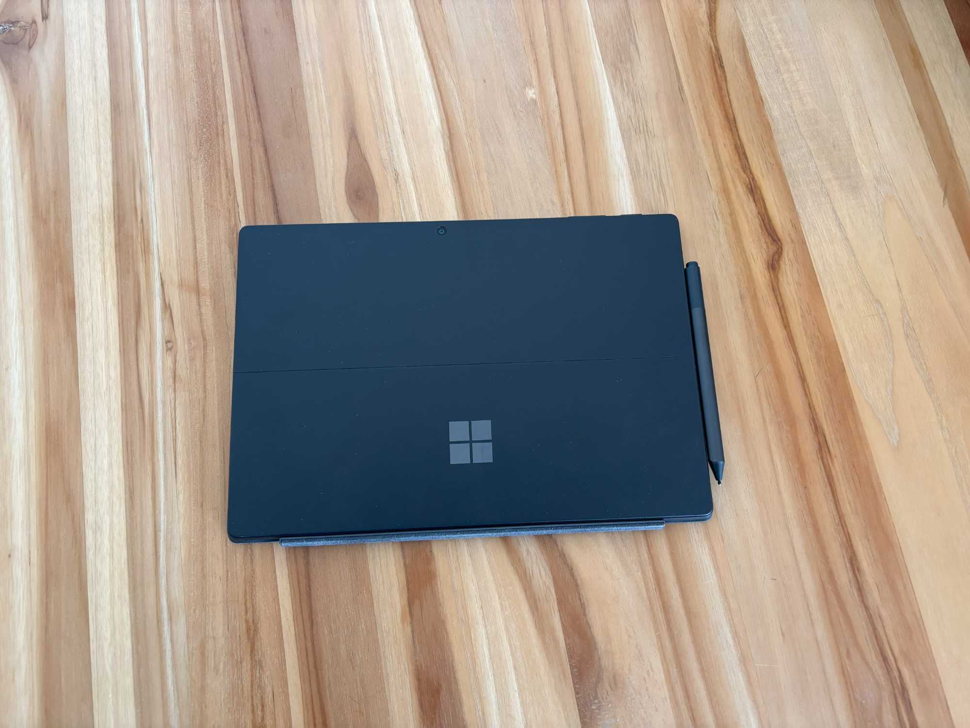 Microsoft Surface 7 Pro - i7 - 16 GB RAM - 512 GB - Toate Accesoriile