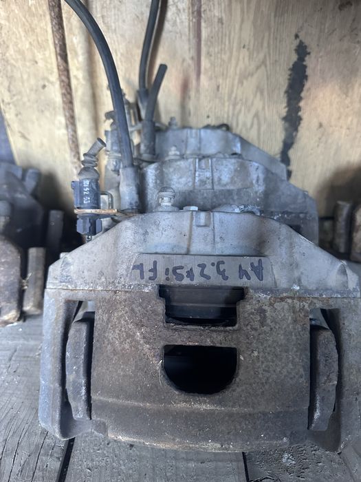 Предни спирачни апарати Audi A4 B6 B7 Seat Exeo