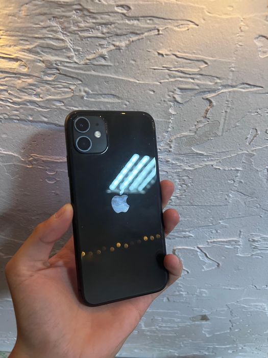 11 iPhone обменяю на 13 с доплатой или продам за 70000