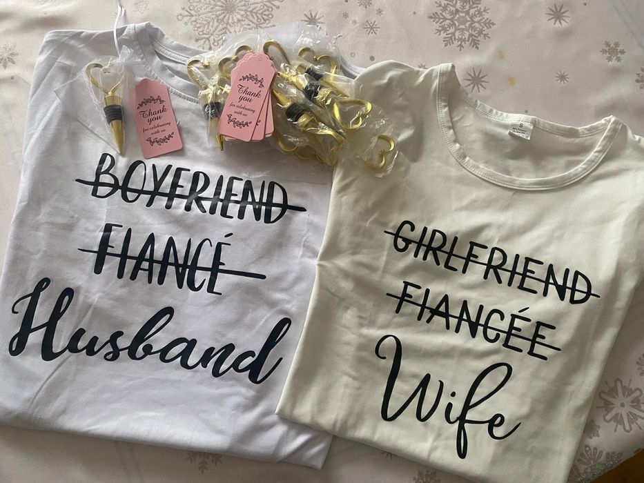 Сватбени тениски за Нея и Него, S и L, и 10 бр. подаръци