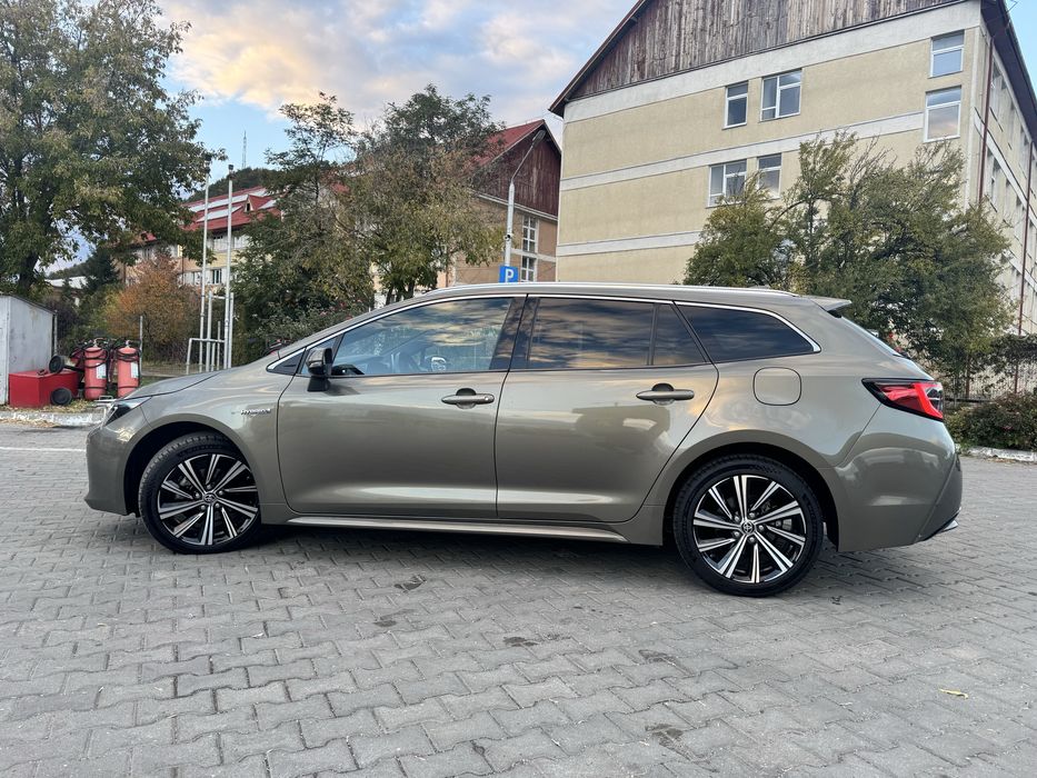 Toyota Corolla hybrid TVA deductibil