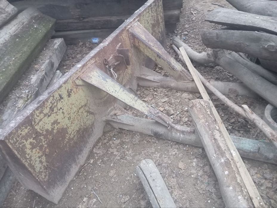 Yumuz  traktor sotiladi