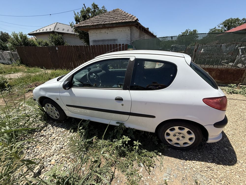 Vand piese si accesorii peugeot 206  1.4 hdi motor la proba si cutie