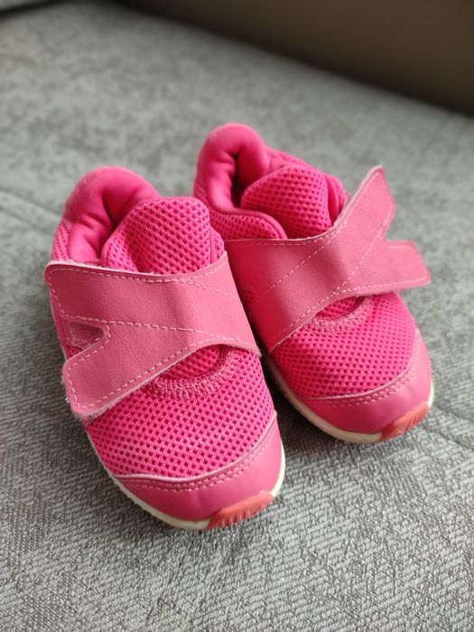 Papuci fetiță 22