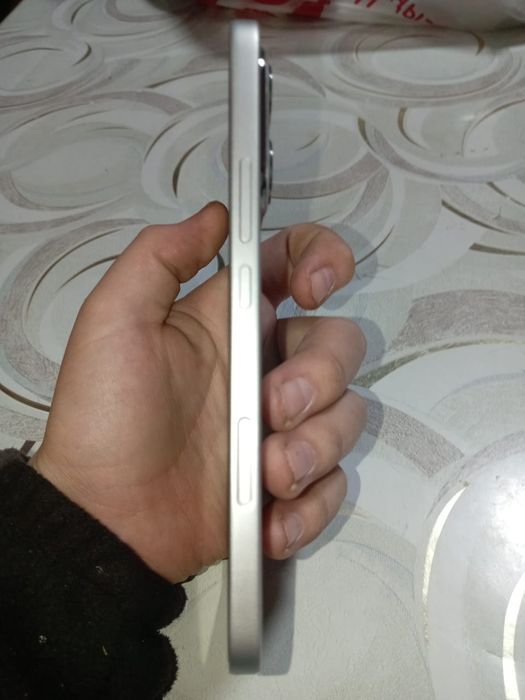 Продам телефон Хонор 400 Лайт или обмен (на айфон 11 про
И выше) 
8 77