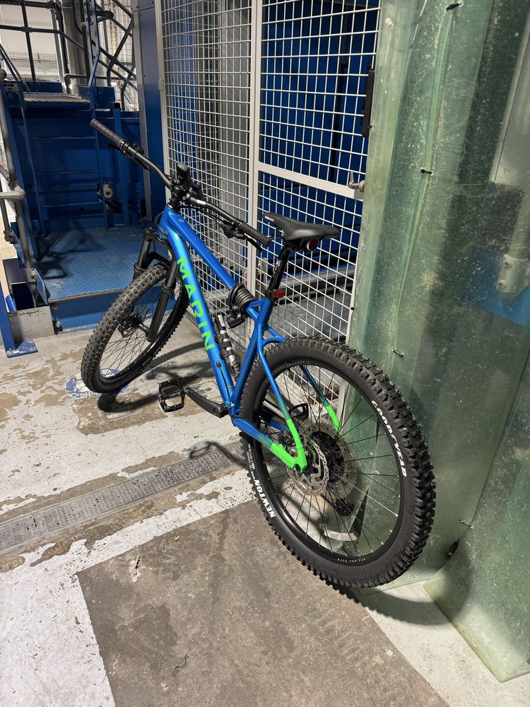 Vand bicicleta marca Marin mai multe detali pa telefon