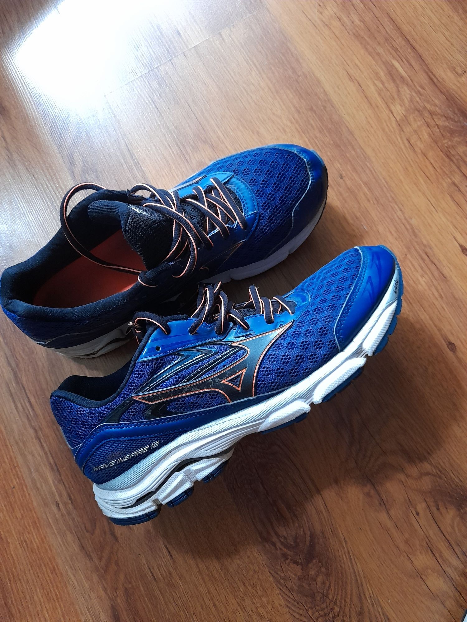 Mizuno wave inspire 12 маратонки 42 номер.