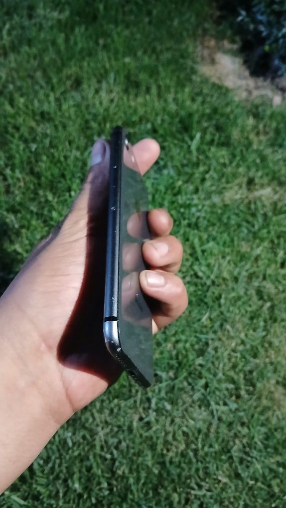 Iphone 8  64gb yomks 77