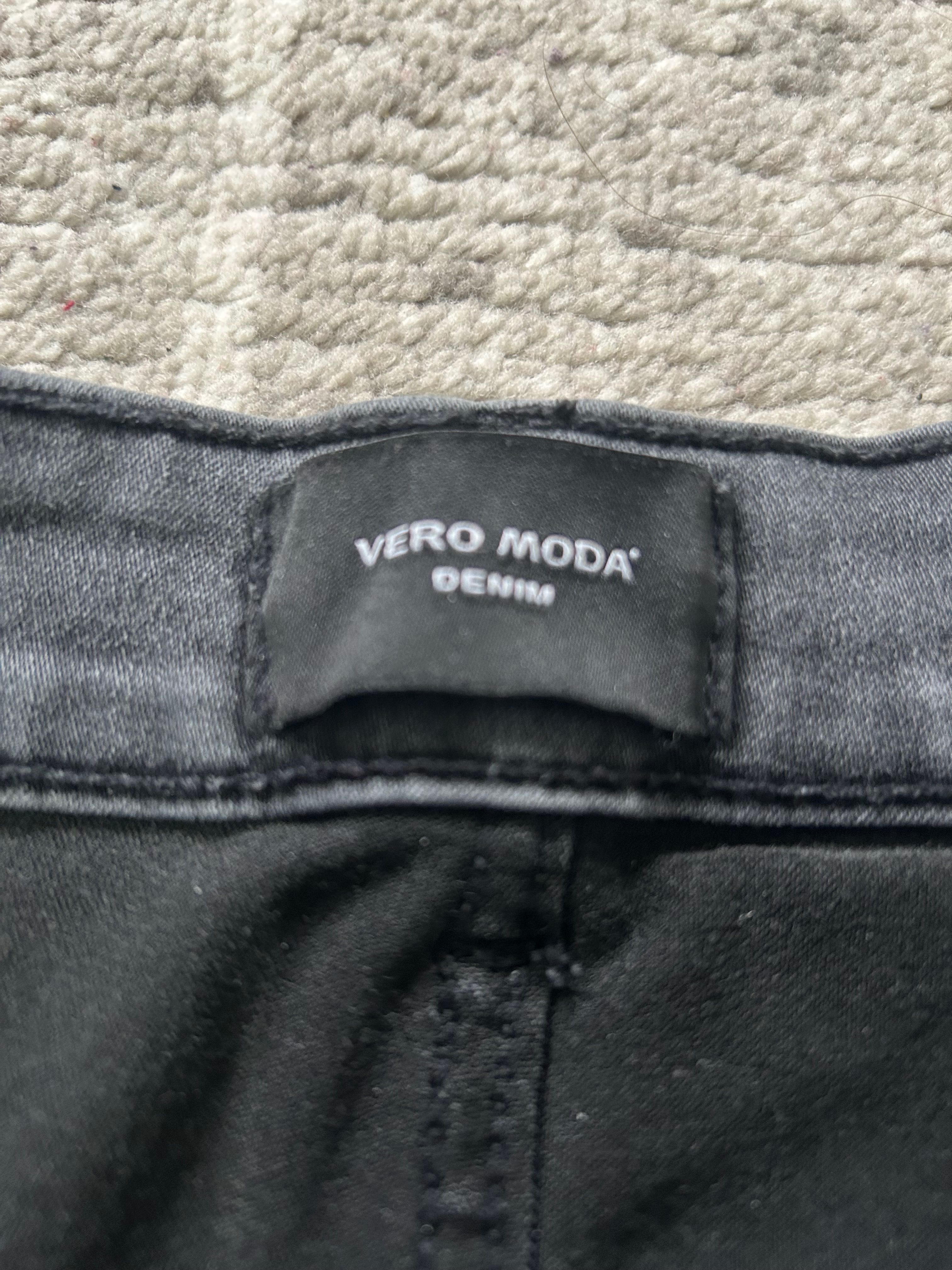 Blugi vero moda...