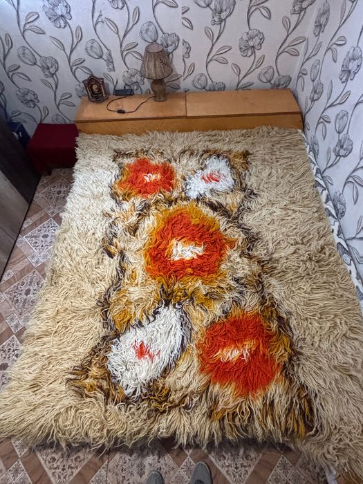 Вълнен губер за спалня