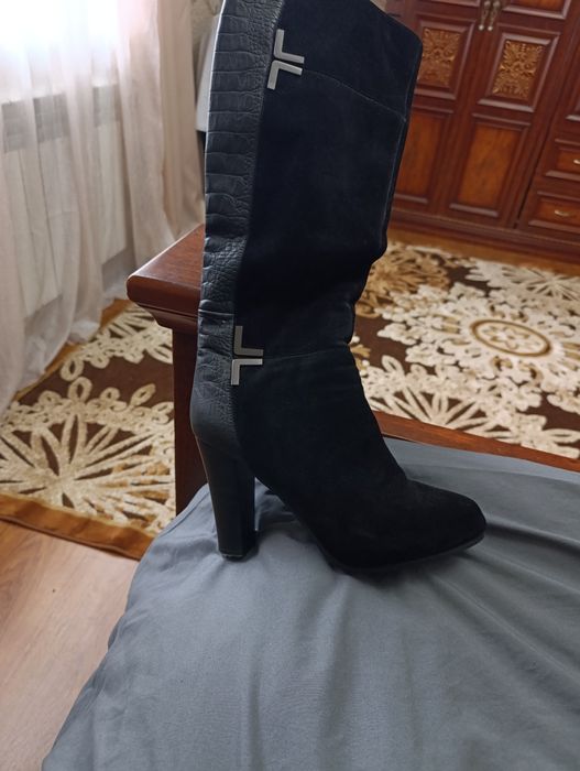 Зимние женские сапоги