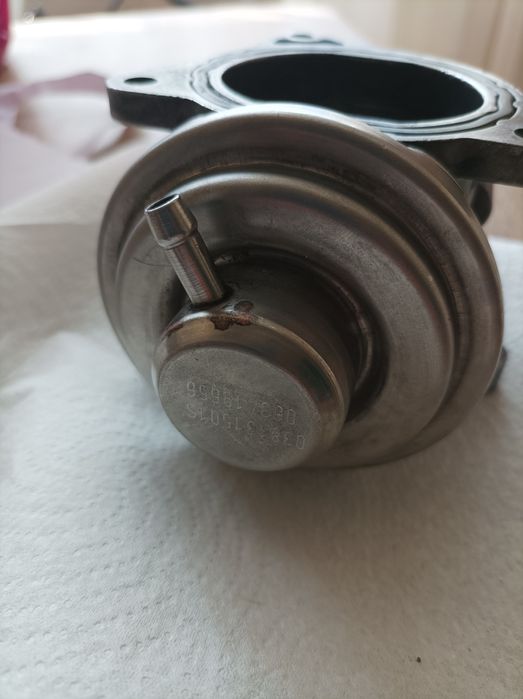 EGR /ЕГР клапа VW Touran 2.00.TDI 2004