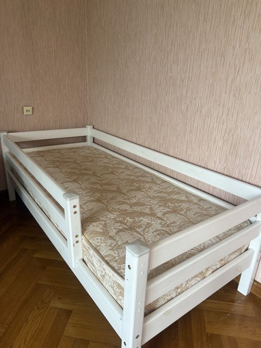 Двухярусная кровать