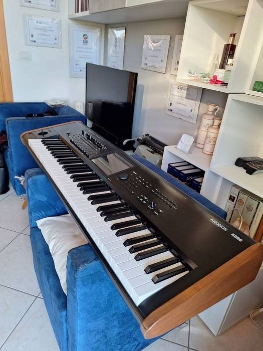 Korg Kronos 2 /73/RH3 (Nou)