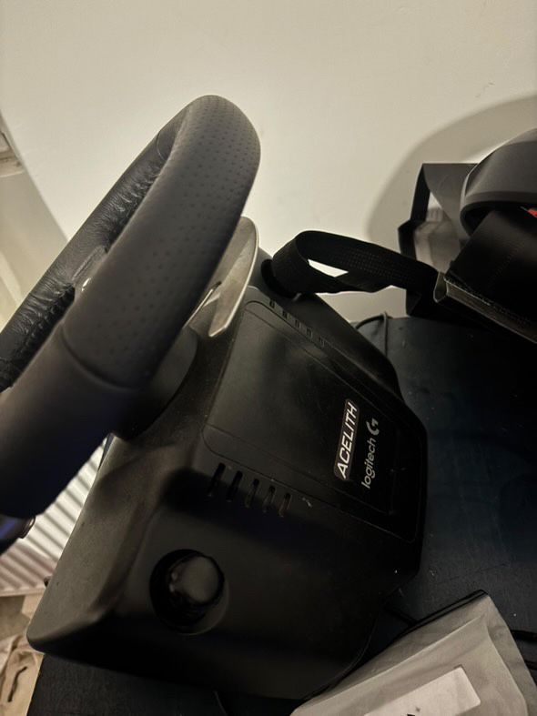 Vand volan logitech 920 cu schimbator