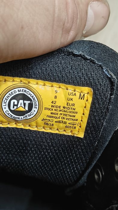 Caterpillar mărimea 42