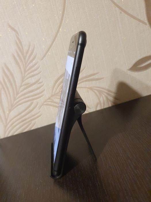 Vand iphone 8+ 400 ron pret fixx